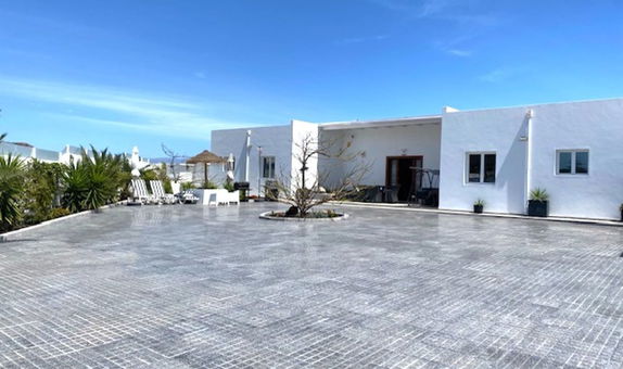 For sale: 4 bedroom house / villa in Costa Teguise, Lanzarote