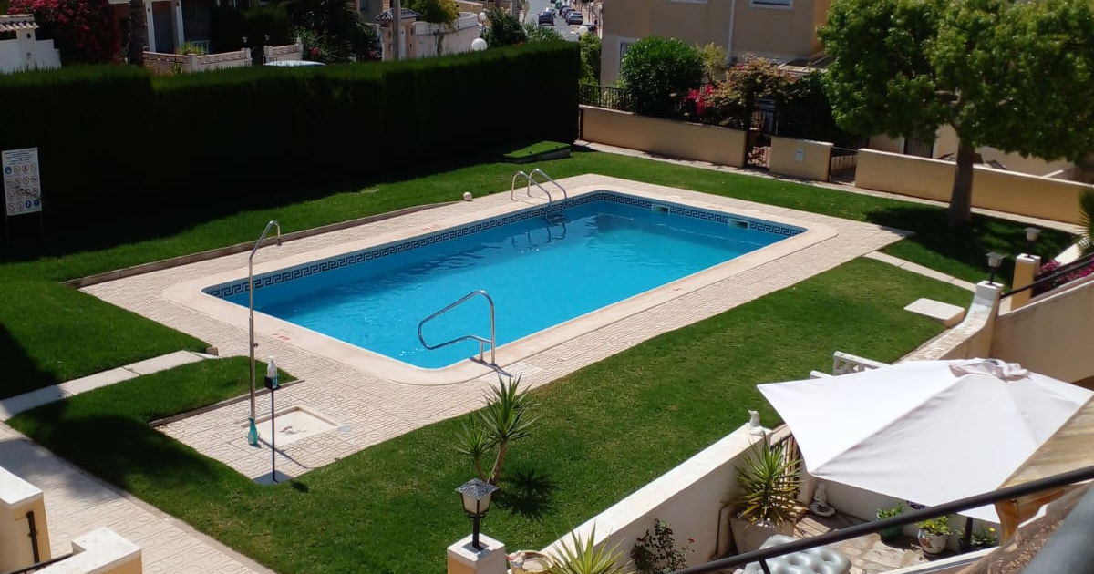 2 bedroom apartment / flat for long-term let in Villamartin, Costa Blanca