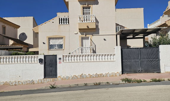 For long-term let: 3 bedroom house / villa in Ciudad Quesada, Costa Blanca