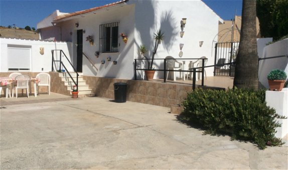 For short-term let: 2 bedroom apartment / flat in Estacion de Cartama, Costa del Sol