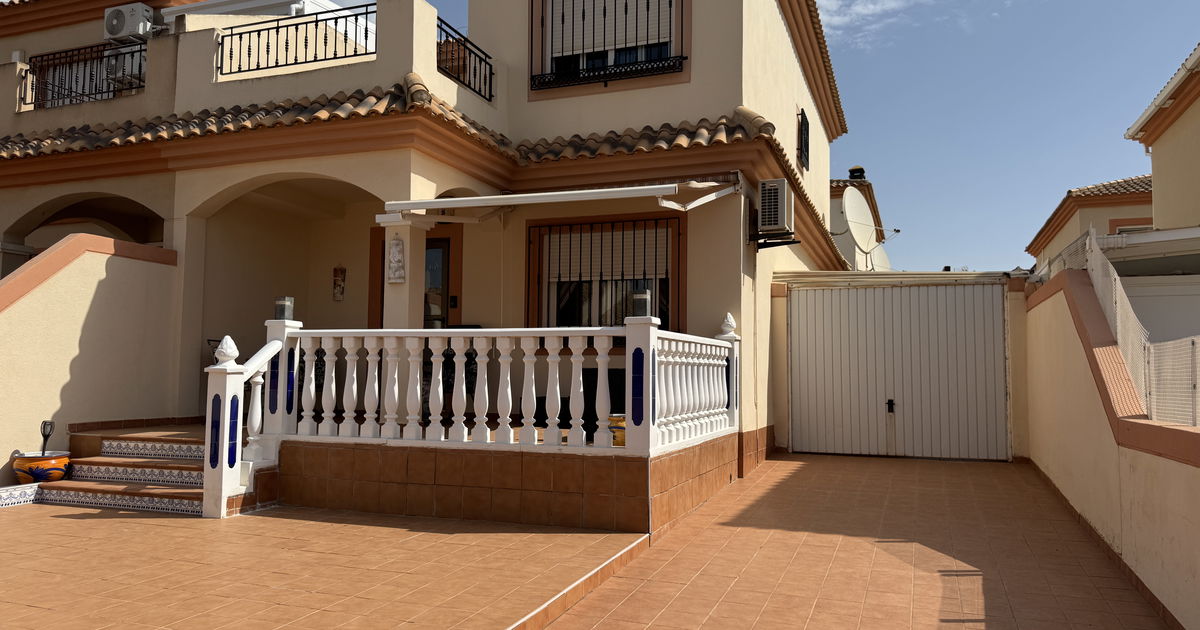 4 Bed 2 Bath with garage